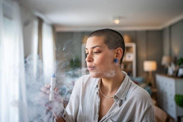 E-cigareta essentials and expert answers on what are the best e cigarettes for flavor battery life and value