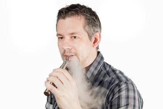 2025 Buying Guide to the best e-cigarette and choosing the ideal usb wall charger for e cigarette