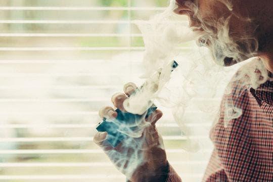 Ultimate e-cigarette Buyer Checklist and ez cig Reviews plus ez cig Maintenance Tips